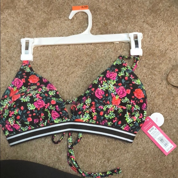Target swim top floral - Picture 1 of 3